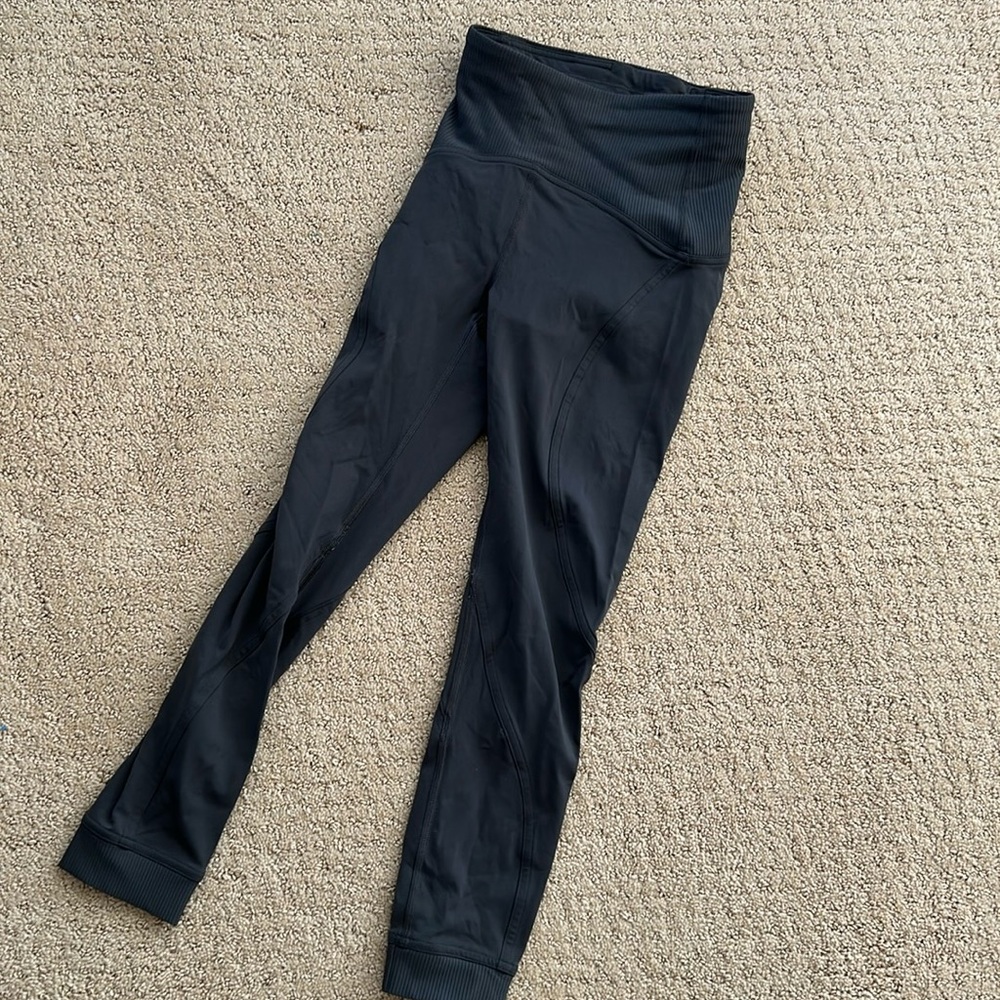 Lululemon leggings size 2 grey